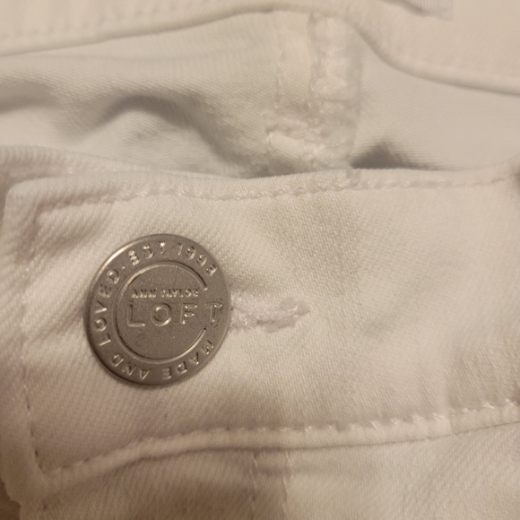 Ann Taylor Loft white modern kick crop jeans size 27/4 - Picture 3 of 6
